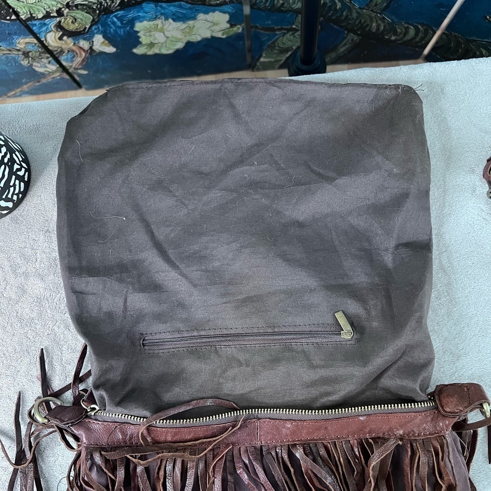 fringed Brown leather, cross body purse. - Picture 14 of 14
